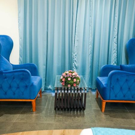 Hotel Blue Castle Thiruvananthapuram Zewnętrze zdjęcie