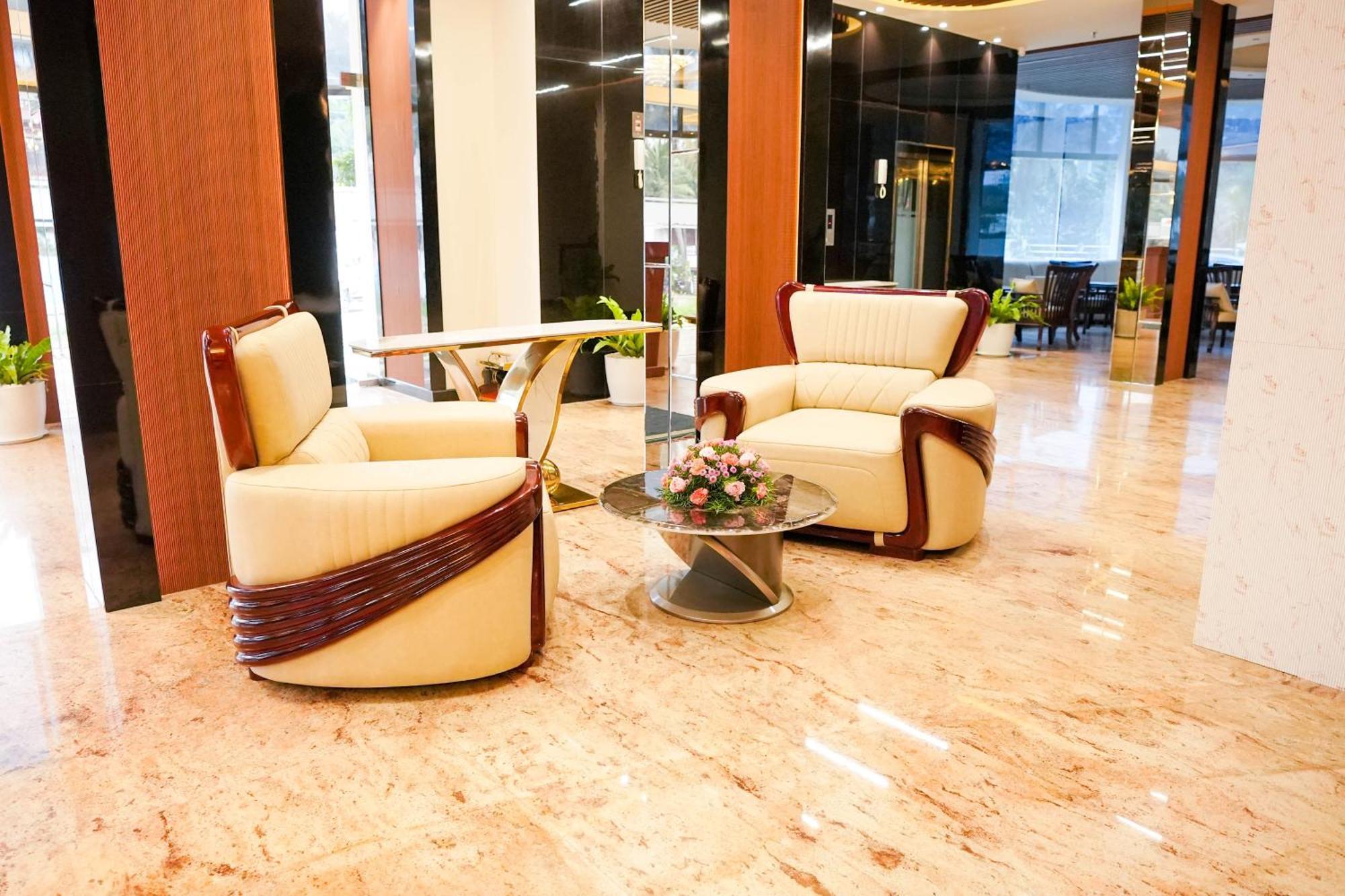 Hotel Blue Castle Thiruvananthapuram Zewnętrze zdjęcie