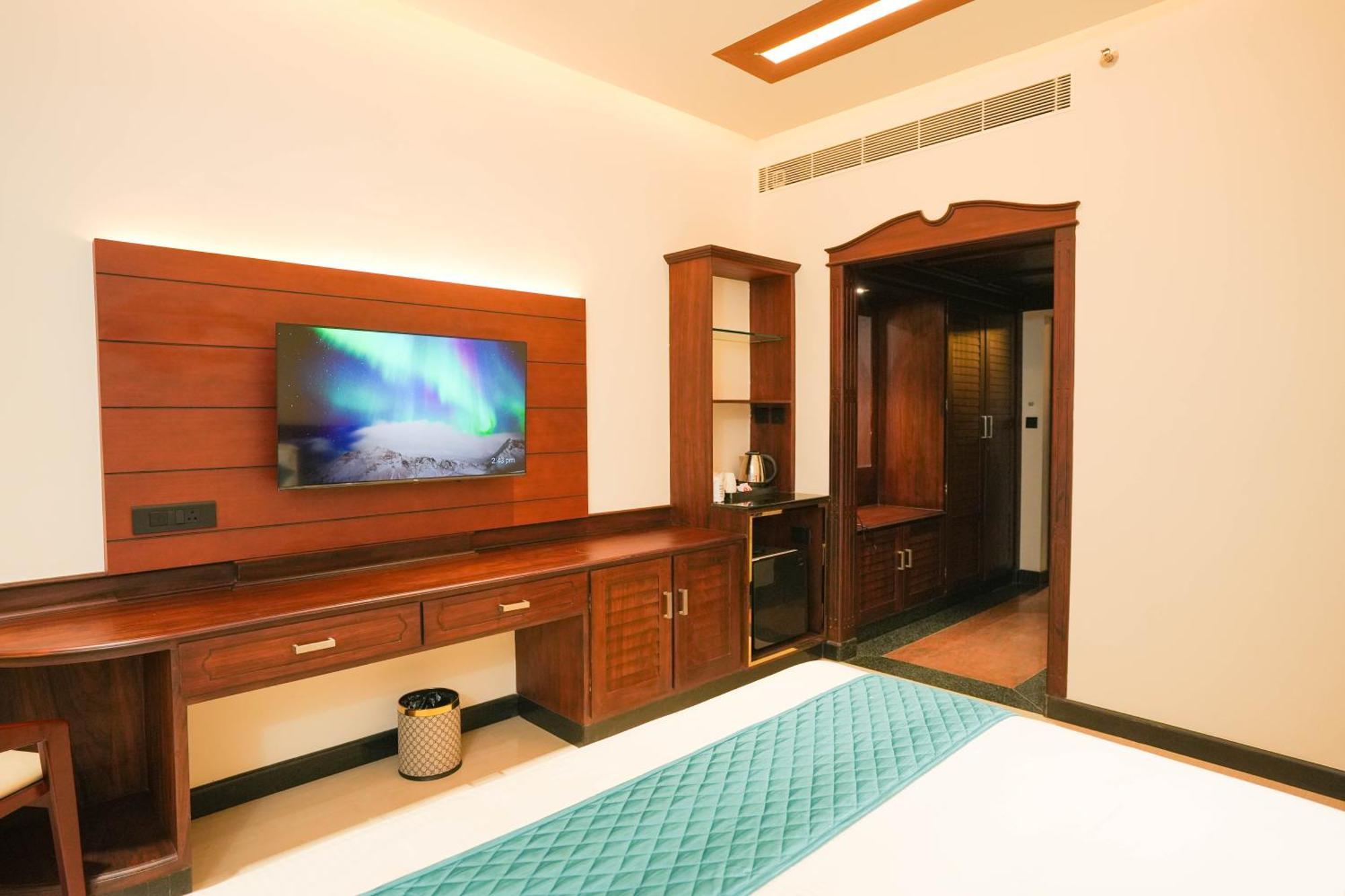 Hotel Blue Castle Thiruvananthapuram Zewnętrze zdjęcie