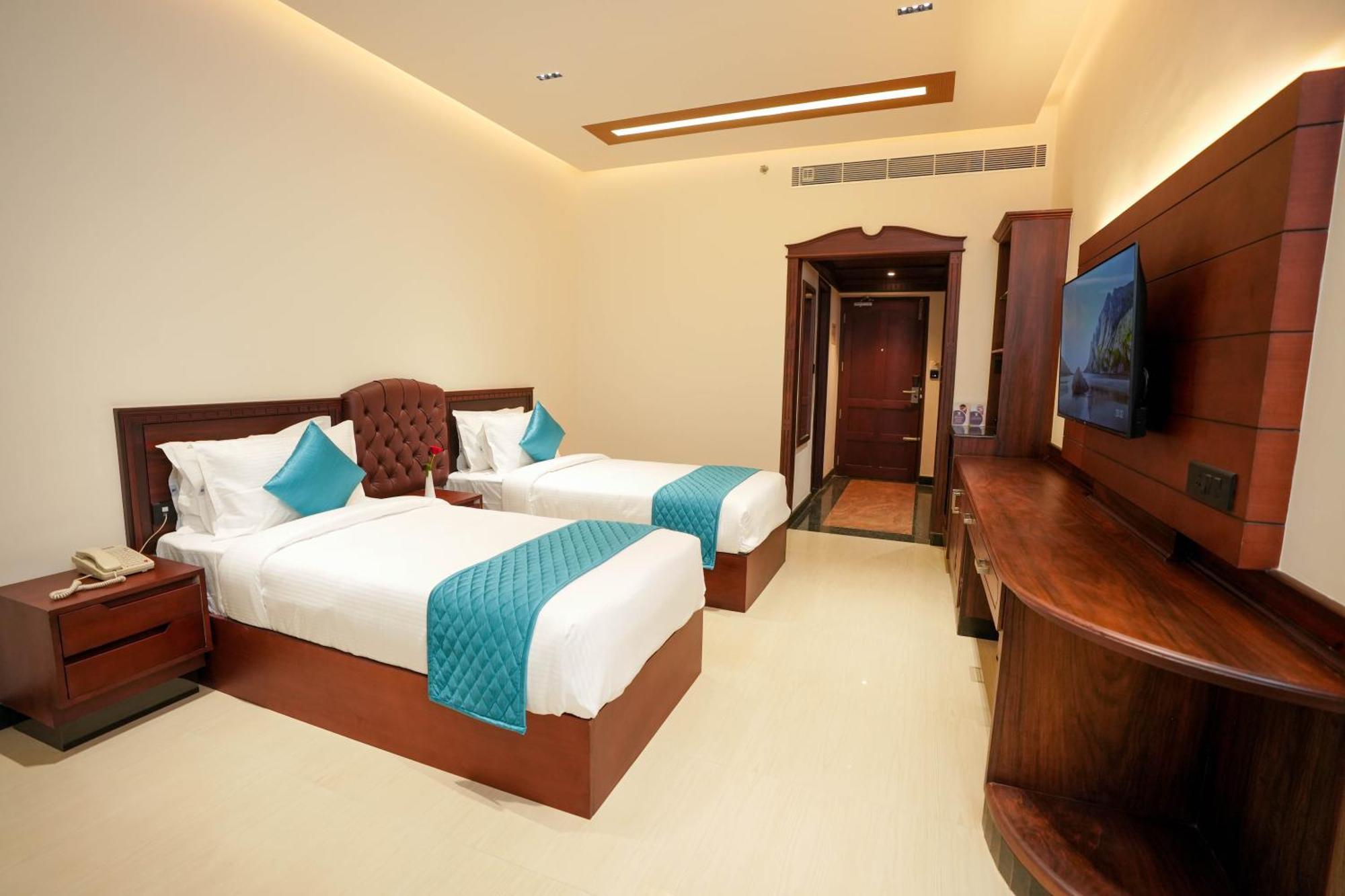 Hotel Blue Castle Thiruvananthapuram Zewnętrze zdjęcie