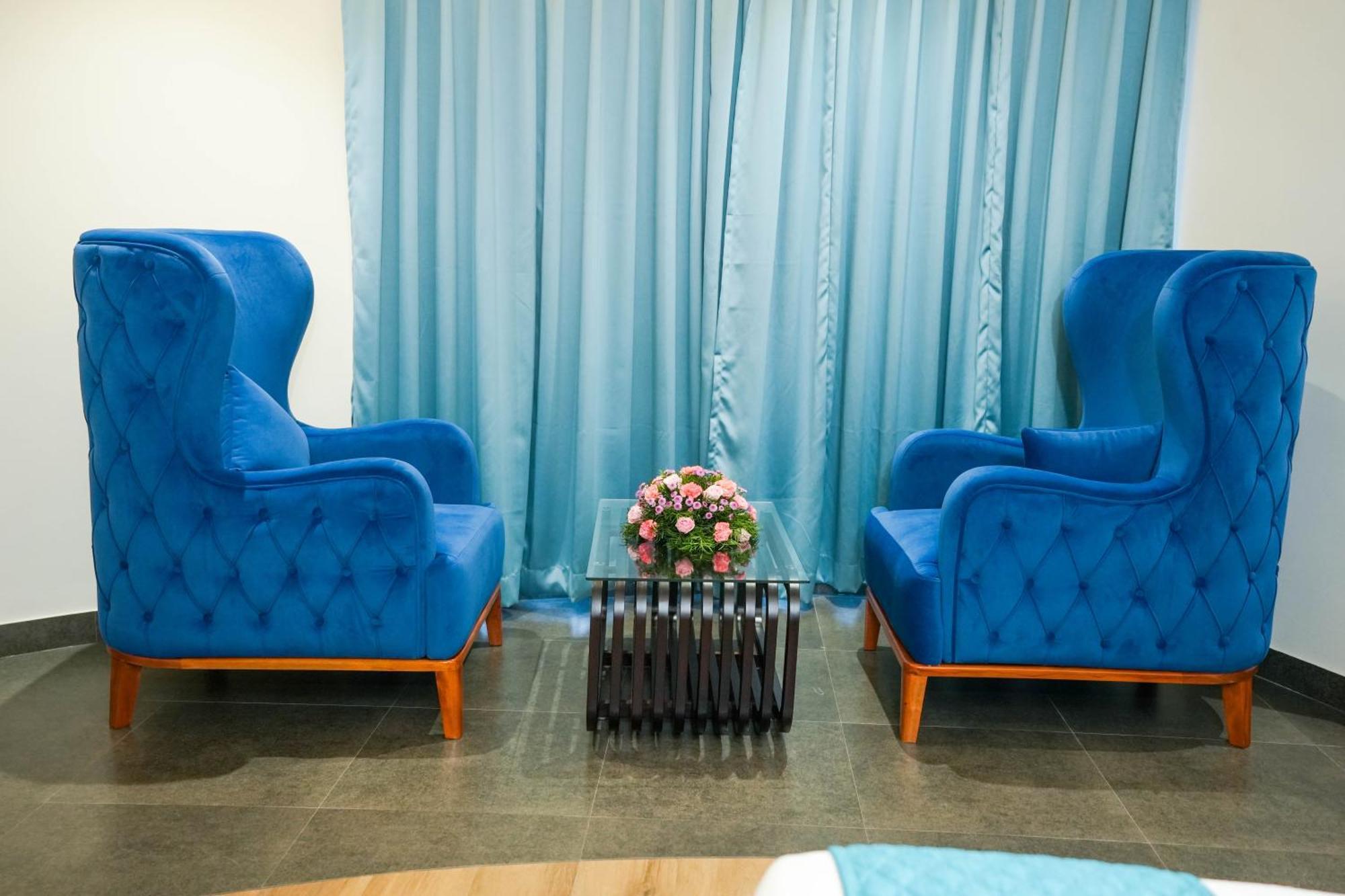 Hotel Blue Castle Thiruvananthapuram Zewnętrze zdjęcie